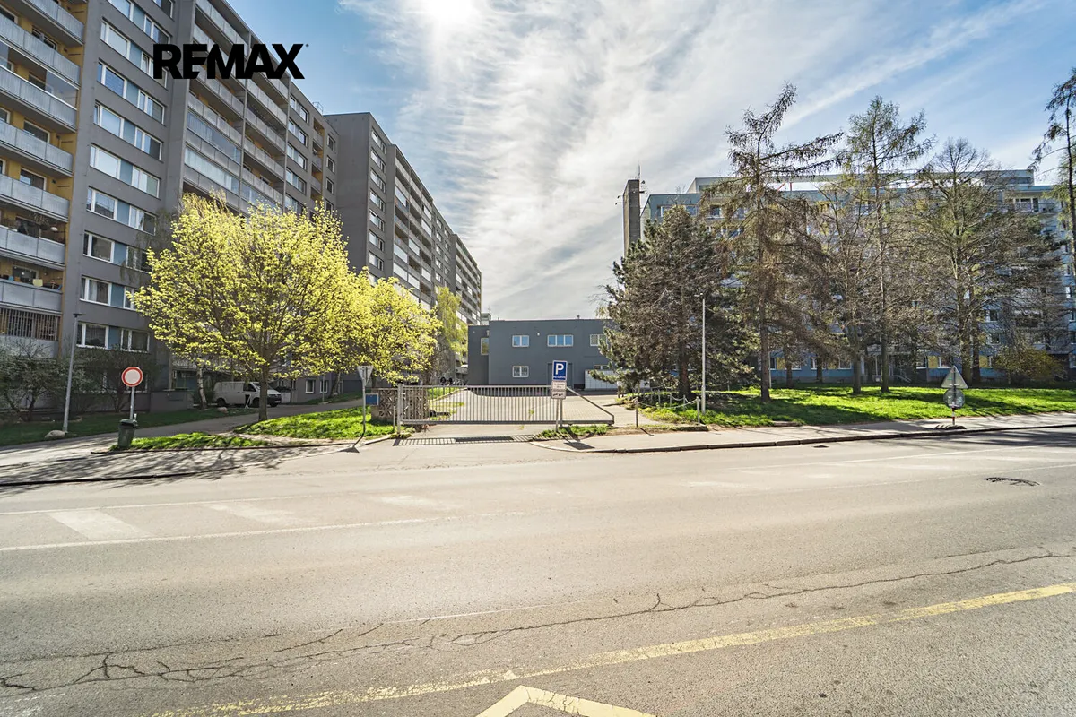 Pronájem obchodního prostoru 297 m²